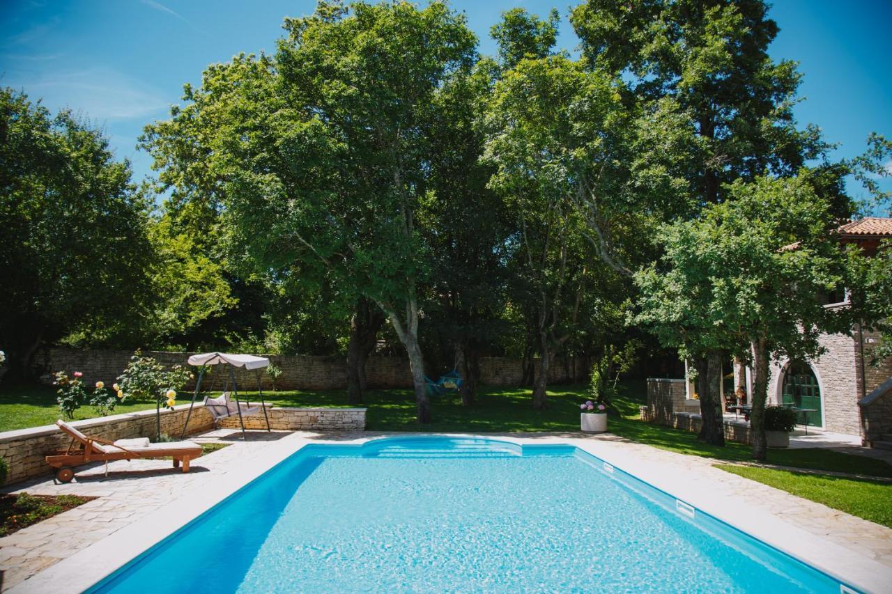 Villa Kringa Tinjan Εξωτερικό φωτογραφία