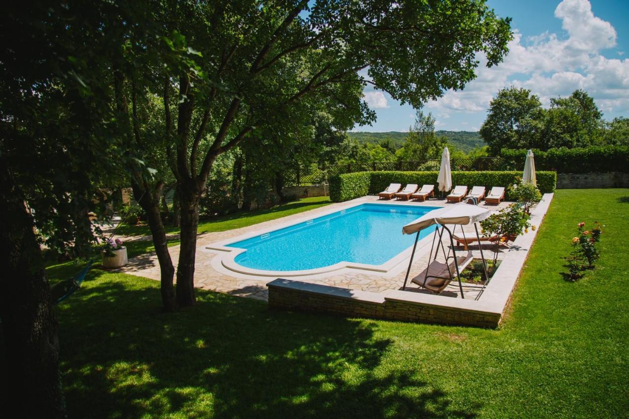 Villa Kringa Tinjan Εξωτερικό φωτογραφία