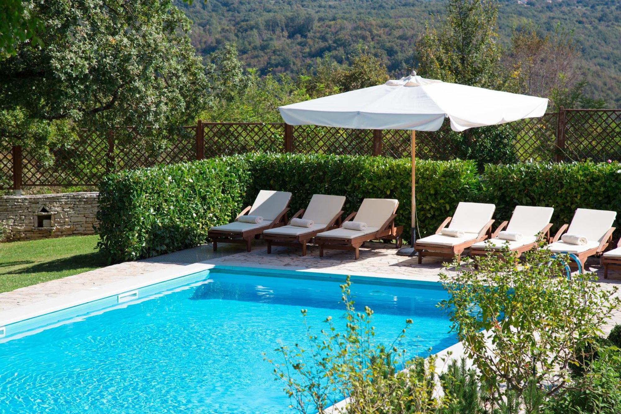 Villa Kringa Tinjan Εξωτερικό φωτογραφία